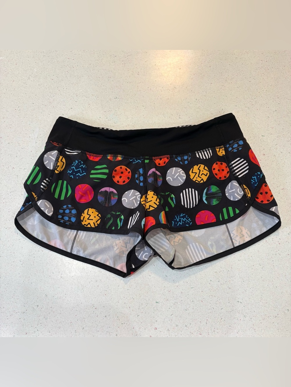 Lululemon Run Speed Shorts - 2015 Seawheeze - Circle Pills - 8 - black/multi